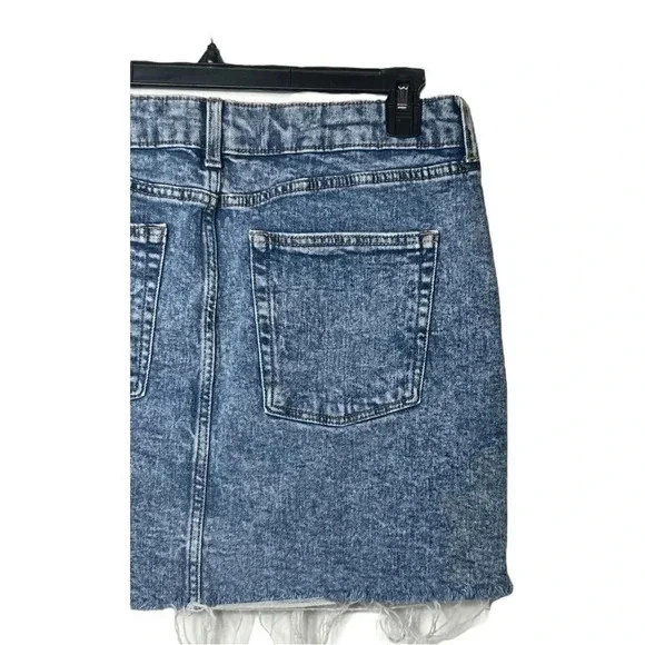 1560. WILD FABLE DENIM MINI LENGTH SKIRT CUTOFF FRAYED HEM SIZE 14 MEDIUM WASH‎ - Picture 6 of 7